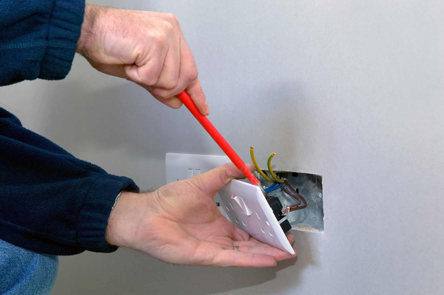 Our electricians can install plug sockets for domestic and commercial proeprties in Bridgwater and the local area. 